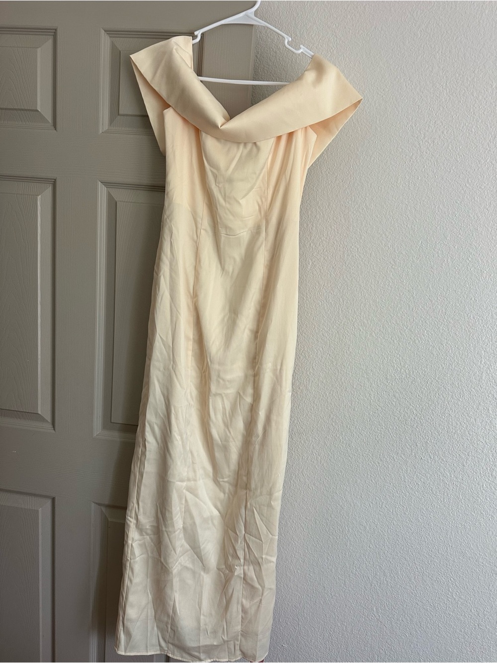 PRETTY LITTLE THING Off-Shoulder Pale Yellow Evening Dress